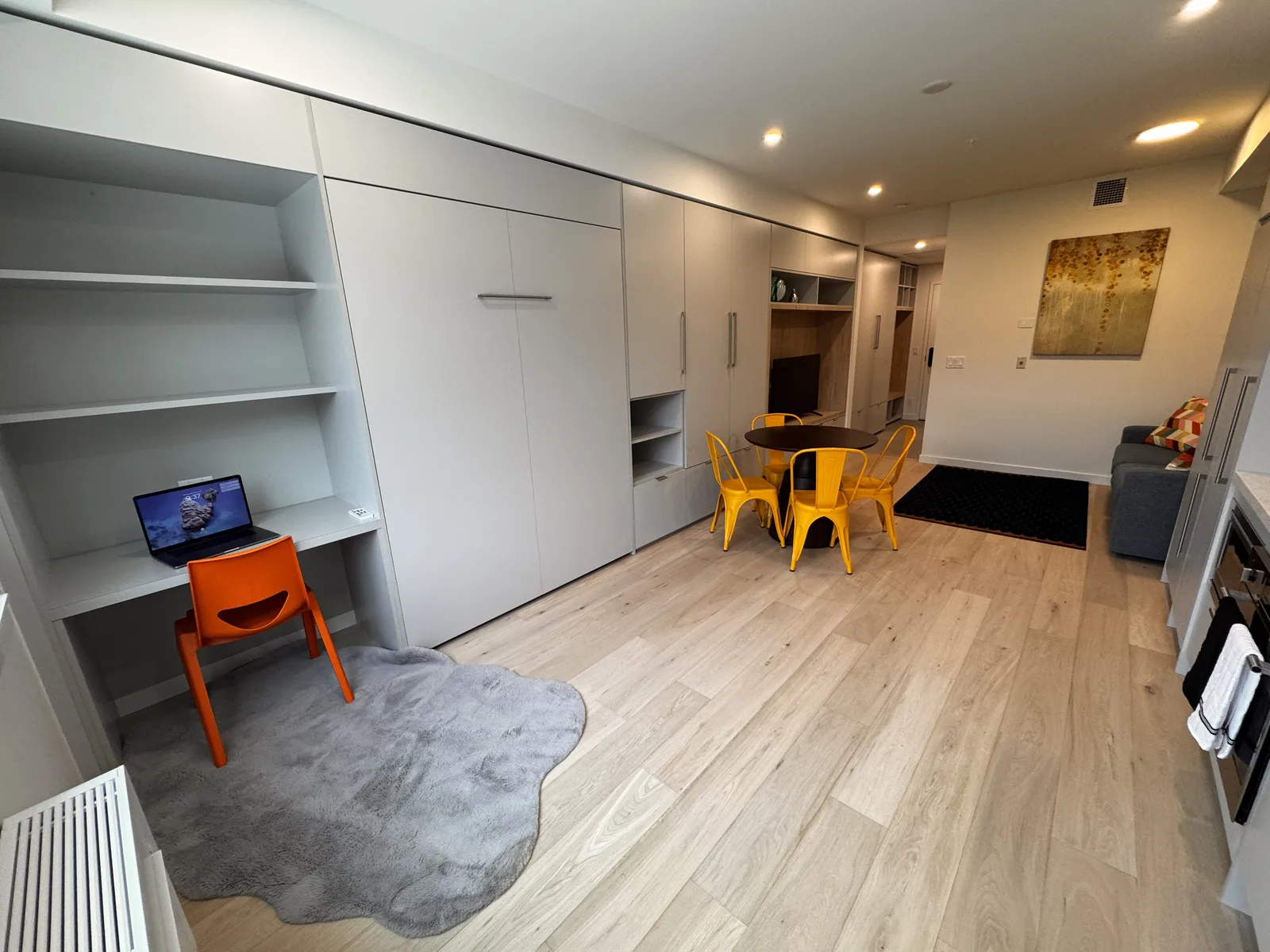 In-suite work desk with fast WiFi